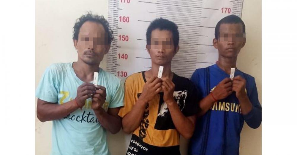 នគរបាលប៉ុស្ដិ៍ឃ្មួញ ចាប់ខ្លួនជនសង្ស័យ៣នាក់ ពាក់ព័ន្ធ ករណីគ្រឿងញៀន