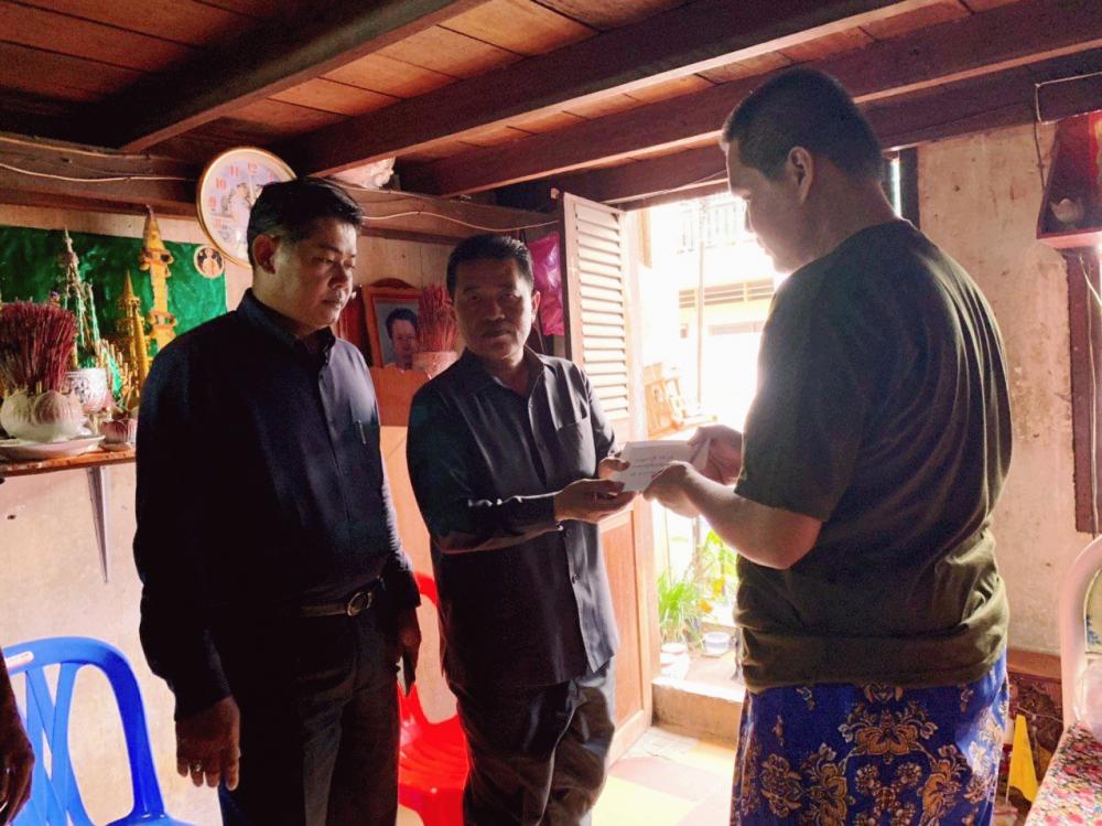 រាជធានីភ្នំពេញ៖ ដំណើរចុះសួរសុខទុក្ខអតីតកីឡាករជម្រើសជាតិបាល់បោះកំពុងសម្រាកព្យាបាលជម្ងឺ