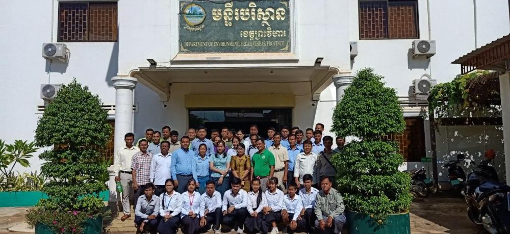ក្រសួងបរិស្ថាន បានលើកទឹកចិត្តដល់សិស្សានុសិស្ស ឲ្យខិតខំយកចិត្តទុកដាក់ សិក្សាស្វែងយល់ពី បរិស្ថាន ដើម្បីផ្តល់សារអប់រំដល់សារធារណជនទូទៅ យល់ដឹងពីអត្ថប្រយោជន៍ នៃជីវៈចម្រុះ និងជម្រើស មុខរបរសម្រាប់ប្រជាសហគមន៍ ទុកជាប្រយោជន៍យូរអង្វែង ដល់មនុស្សគ្រប់ៗជំនាន់