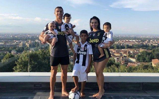 Ronaldo បាននាំគ្រួសារមកដល់អ៊ីតាលី កាលពីយប់មិញតាមជើងហោះហើរផ្ទាល់ខ្លួន
