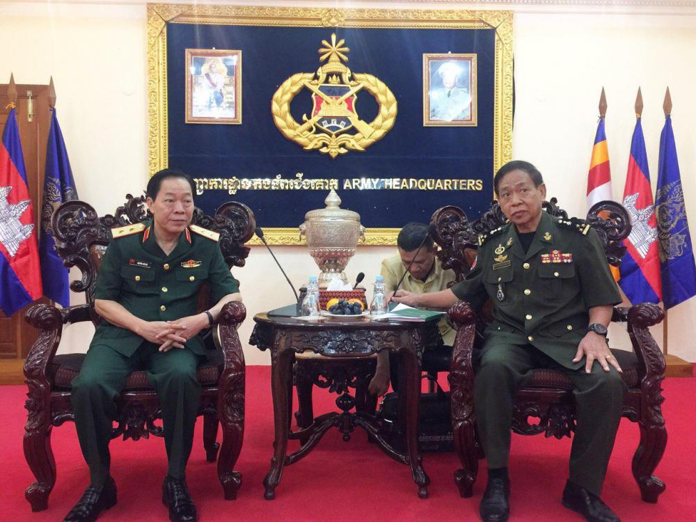 ឯកឧត្តម ជា សារ៉ន ទទួលជួបគណៈប្រតិភូបញ្ជាការដ្ឋានរដ្ឋធានីហាណូ និងរដ្ឋធានីវៀងច័ន្ទ ដើម្បីពង្រឹង និងពង្រីកទំនាក់ទំនងឲ្យកាន់តែរឹងមាំរវាងកងទ័ពទាំង៣ប្រទេស