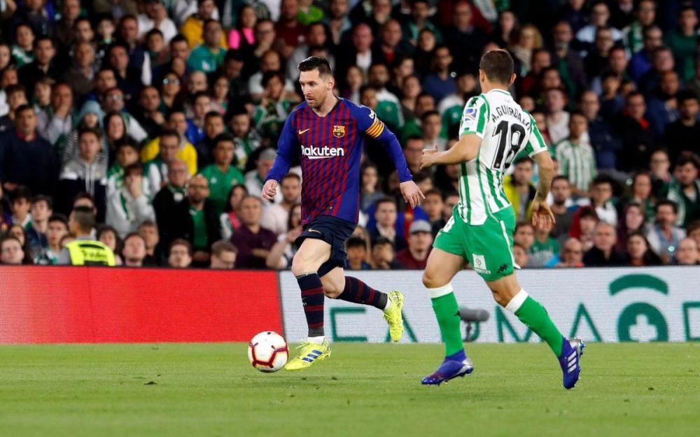 គ្រាប់បាល់របស់ Messi និង Zlatan នាំមុខគេក្នុងការដណ្តើមពាន Puskas