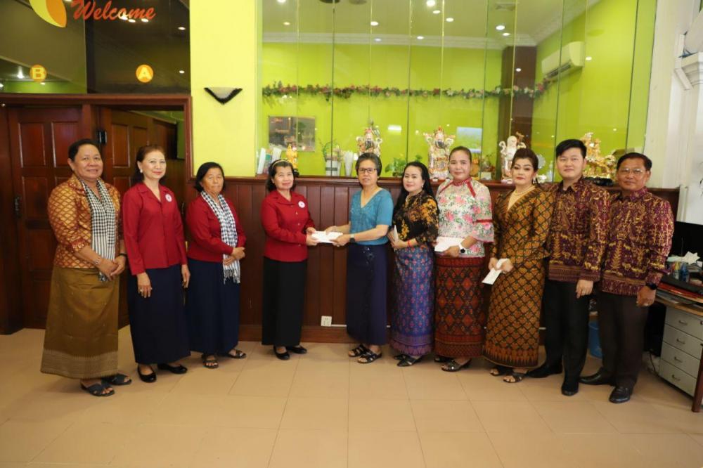សាខាកាកបាទក្រហមកម្ពុជាខេត្តស្វាយរៀង ទទួលថវិកាក្នុងទិវាកាកបាទក្រហម អឌ្ឍចន្ទក្រហម ខួបលើកទី១៥៧ ពីសប្បុរសជន