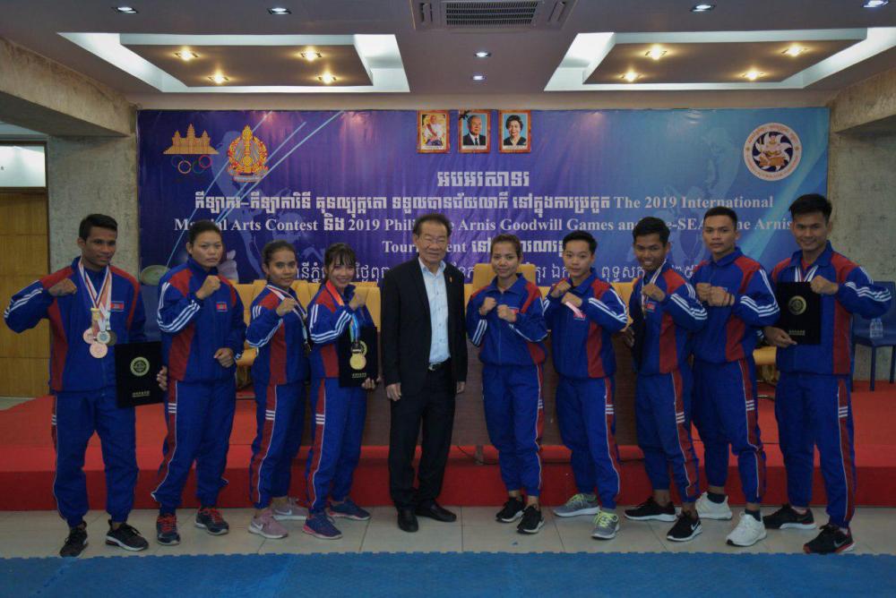ប្រធានសហព័ន្ធកីឡាគុនល្បុក្កតោកម្ពុជា សង្ឃឹមថា អត្តពលិកល្បុក្កតោនឹងឈ្នះមេដាយ ពីស៊ីហ្គេម ចុងឆ្នាំនេះ ដើម្បីអបអរក្នុងការបញ្ជីជាសម្បត្តិបេតិកភណ្ឌអរូបី នៃមនុស្សជាតិរបស់អង្គការយូណេស្កូ នាឆ្នាំ២០២០ខាងមុខនេះ