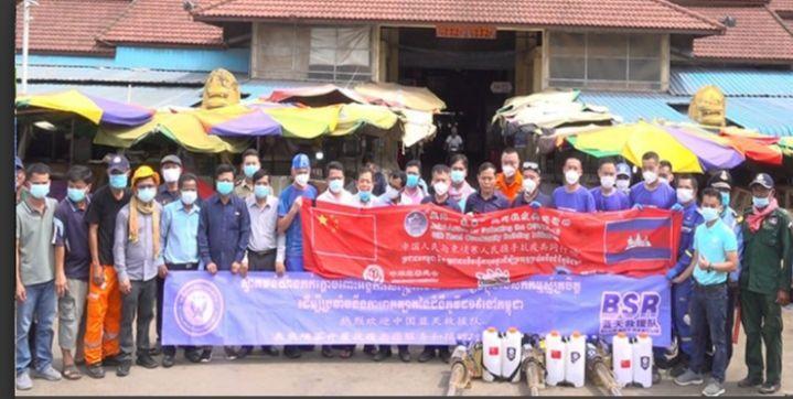 រដ្ឋបាលខេត្តសៀមរាប សហការជាមួយក្រុមការងាររបស់ប្រទេសចិន បាញ់ថ្នាំសម្លាប់មេរោគនៅតាមទីតាំងសំខាន់ៗក្នុងខេត្តសៀមរាប ជាពិសេសទីតាំងធ្លាប់ដាក់អ្នកសង្ស័យថាមានផ្ទុកជំងឺកូវីដ១៩