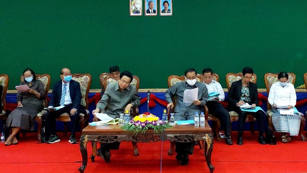 សេចក្តីព្រាងច្បាប់ក្រសួងមហាផ្ទៃស្តីពីសណ្តាប់ធ្នាប់សធារណៈ ត្រូវបានរដ្ឋបាលខេត្តបាត់ដំបង បើកកិច្ចប្រជុំពិភាក្សានិងពិនិត្យ រួមយោបល់ ដើម្បីរិះរកធាតុចូលបំពេញបន្ថែម ដើម្បីកែលម្អនូវចំណុចខ្វះចន្លោះ មុននិងយកទៅប្រើប្រាស់ដាក់ឲ្យអនុវត្ត