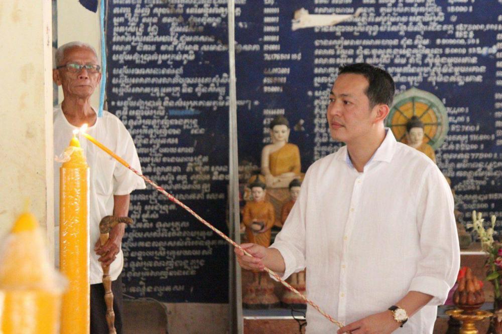 អាជ្ញាធរខេត្ត និងក្រុមការងារចុះជួយស្រុកបន្ទាយស្រី នាំយកទៀនវស្សា ទេយ្យវត្ថុ និងបច្ច័យប្រគេនដល់ព្រះសង្ឃ ចំនួន ១០វត្ត ក្នុងស្រុកបន្ទាយស្រី