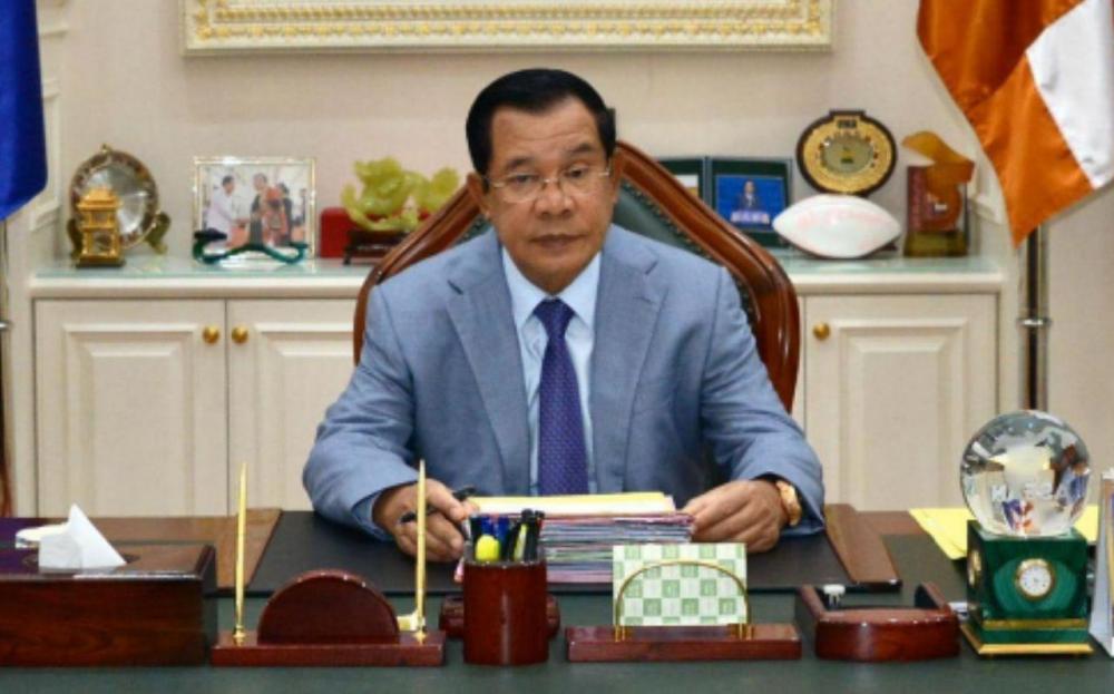 ប្រមុខរាជរដ្ឋាភិបាលកម្ពុជាប្រកាសថា ក្រដាសប្រាក់ដុល្លារអាមេរិកប្រភេទ $1 $2 និង $5 នៅតែចាយបានធម្មតាក្នុងប្រទេសកម្ពុជា មិនមានការកាត់ទឹកអ្វីនោះទេ
