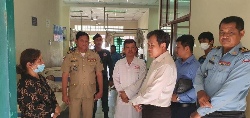ឯកឧត្ដម កើត រិទ្ធ រដ្ឋមន្ត្រីក្រសួងយុត្តិធម៌ និងឯកឧត្តម ជីវ សុងហាក់ រដ្ឋលេខាធិការក្រសួងយុត្តិធម៌ ជាប្រធានក្រុមការងារទី៣នៃ “គ.យ.ក.ស” សាលាដំបូង និងអយ្យការ អមសាលាដំបូងជួយឧបត្ថម្ភថវិកា ៣លានរៀលដល់នាយប៉ុស្តិ៍រដ្ឋបាលក្តុលសែនជ័យ