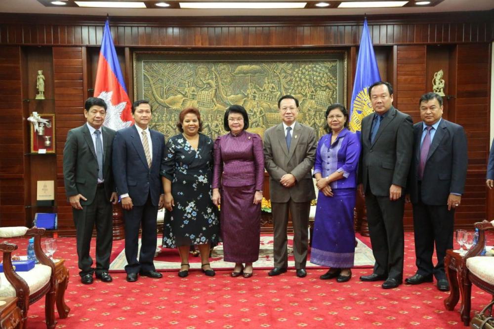 លោកជំទាវ កិត្តិសង្គហបណ្ឌិត ឃួន សុដារី អនុញ្ញាតឲ្យឯកអគ្គរដ្ឋទូតថ្មី ប្រទេសគុយបា ចូលជួបសម្តែងការគួរសម