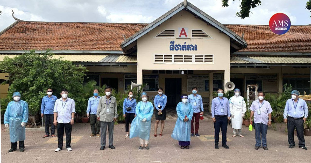 ប្រជាពលរដ្ឋរស់នៅក្នុងតំបន់បិទខ្ទប់ ដោយជម្ងឺកូវីដ-១៩ ថ្ងៃនេះចំនួន ៥០០០គ្រួសារទៀត សរុប ៤០ម៉ឺនគ្រួសារហើយទទួលបានស្បៀងអាហារ ពីអាជ្ញាធររាជធានីភ្នំពេញ