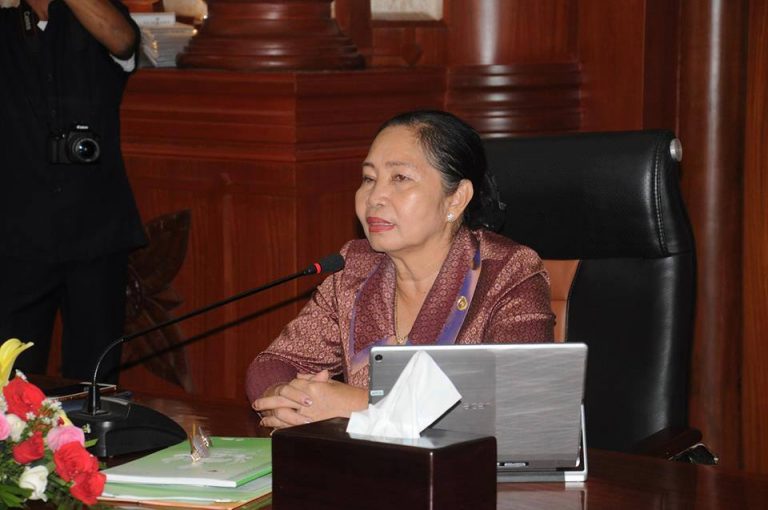 “ការធ្វើអាជីវកម្មនយោបាយដោយប្រើពលកម្មកុមារ”