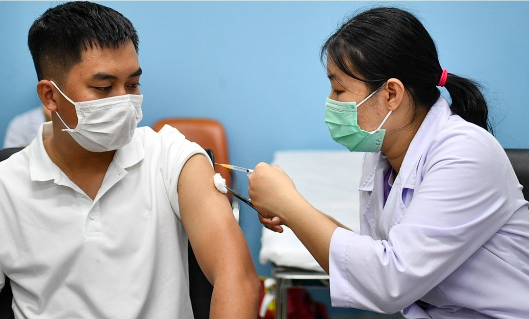 វៀតណាមថានឹងទទួលបាន AstraZeneca ១.៧លានដូសទៀត ថ្ងៃអាទិត្យនេះ