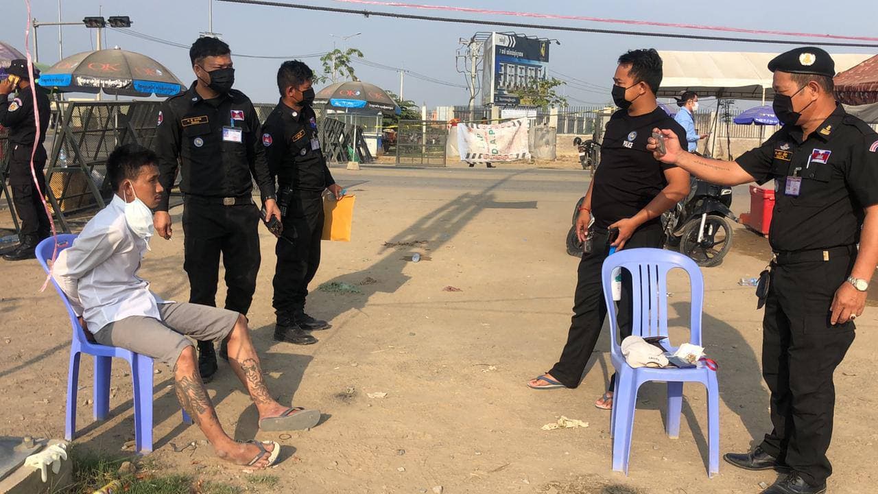 ជនសង្ស័យ ២នាក់ ត្រូវសមត្ថកិច្ចឃាត់ខ្លួននៅគោលដៅបិទខ្ទប់ ផ្លូវ ៦០ម៉ែត្រ កែងផ្លូវ ៥០ម៉ែត្រ ក្រោយពីលួចម៉ូតូបានសម្រេច ពីខណ្ឌមានជ័យ