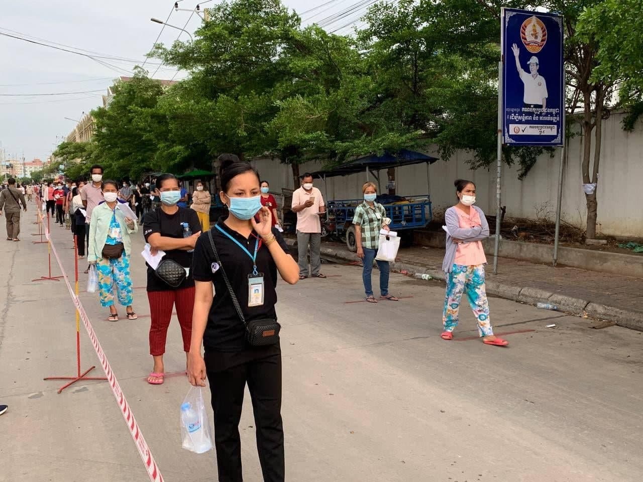ប្រជាពលរដ្ឋជិត ៤០ម៉ឺននាក់ នៅតំបន់ក្រហមបានទទួលការចាក់វ៉ាក់សាំងក្នុងរយៈពេល៩ថ្ងៃ