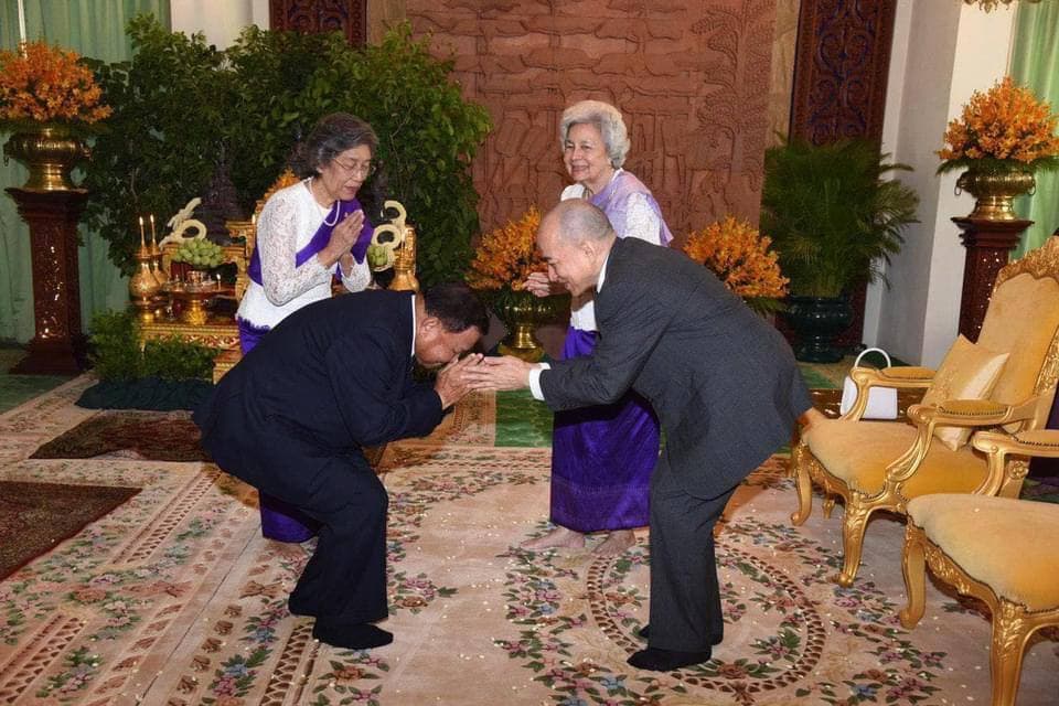 លិខិតថ្វាយព្រះពររបស់សម្តេច សាយ ឈុំ ថ្វាយព្រះករុណាព្រះបាទសម្តេចព្រះបរមនាថ នរោត្តម សីហមុនី ក្នុងឱកាសព្រះរាជពិធីបុណ្យចម្រើនព្រះជន្ម