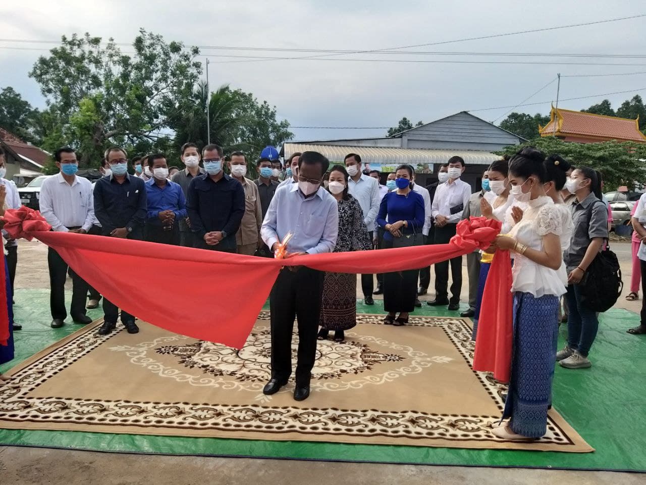 រដ្ឋមន្ត្រីបណ្ឌិត វង សូត សម្ពោធដាក់ឲ្យប្រើប្រាស់នូវអគារមណ្ឌលសុខភាពនៅឃុំជាច ស្រុកកំចាយមារ ខេត្តព្រៃវែង