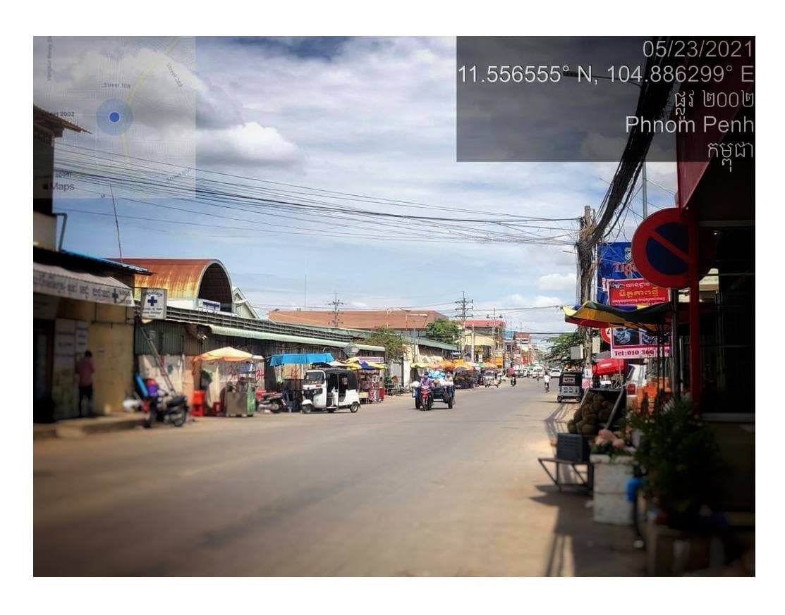 អ្នកជំងឺកូវីដ១៩ ទៅទិញម្ហូបអាហារ ពេលល្ងាច ស្ទើរតែ ជា រៀងរាល់ថ្ងៃ នៅផ្សារក្រមួន ផ្លូវលេខ ២០០២ ភូមិត្រពាំងឈូក សង្កាត់ទឹកថ្លា ខណ្ឌសែនសុខ