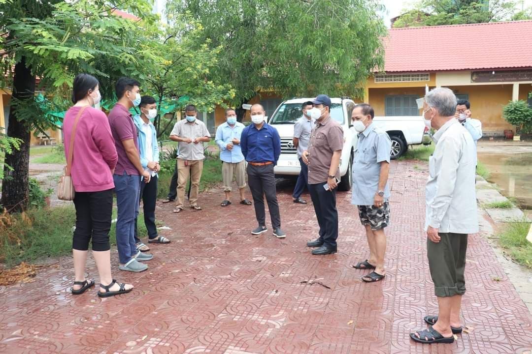 អាជ្ញាធរខណ្ឌចំការមន ពិនិត្យ ដើម្បីរៀបចំទីតាំងចាក់វ៉ាក់សាំងការពារជំងឺកូវីដ-១៩ ជូនប្រជាពលរដ្ឋ