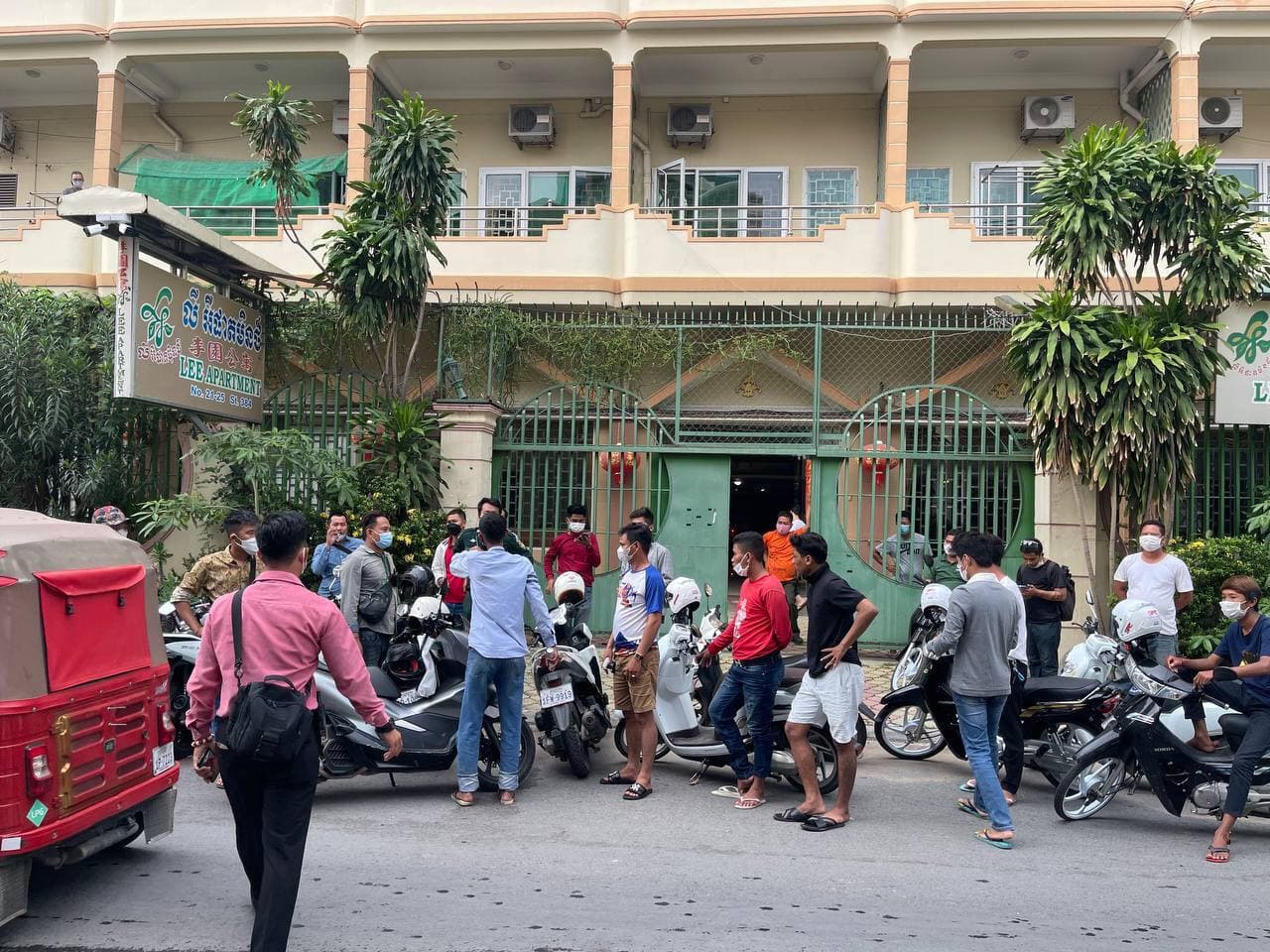 ឆក់ទូរស័ព្ទដៃជនបរទេសមិនបានសម្រេច ថែមទាំងជាប់ខ្នោះសមត្ថកិច្ច