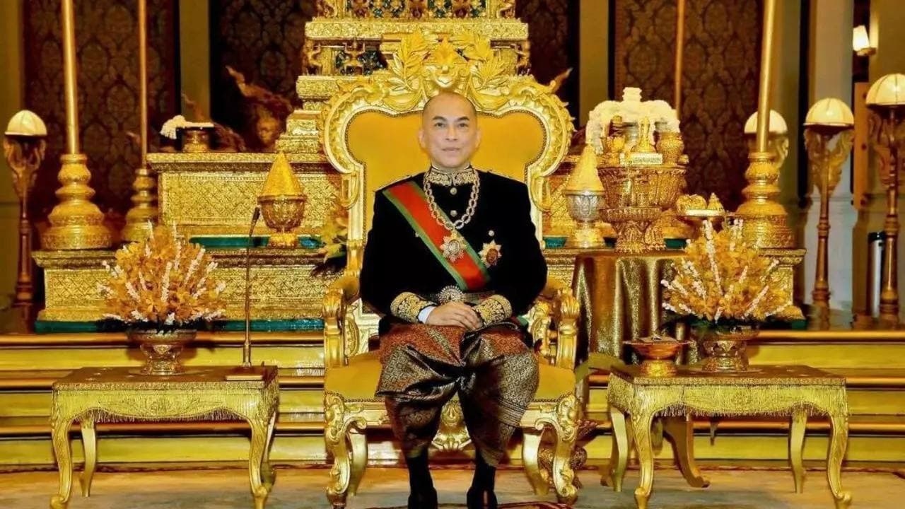 សម្តេចកិត្តិព្រឹទ្ធបណ្ឌិត ទូលថ្វាយថ្លែងអំណរព្រះរាជគុណ ព្រះករុណា ព្រះមហាក្សត្រ ដែលប្រោសប្រទានព្រះរាជទ្រព្យ ១ពាន់ដុល្លារ ដល់កាកបាទក្រហមកម្ពុជា សម្រាប់ខែឧសភា