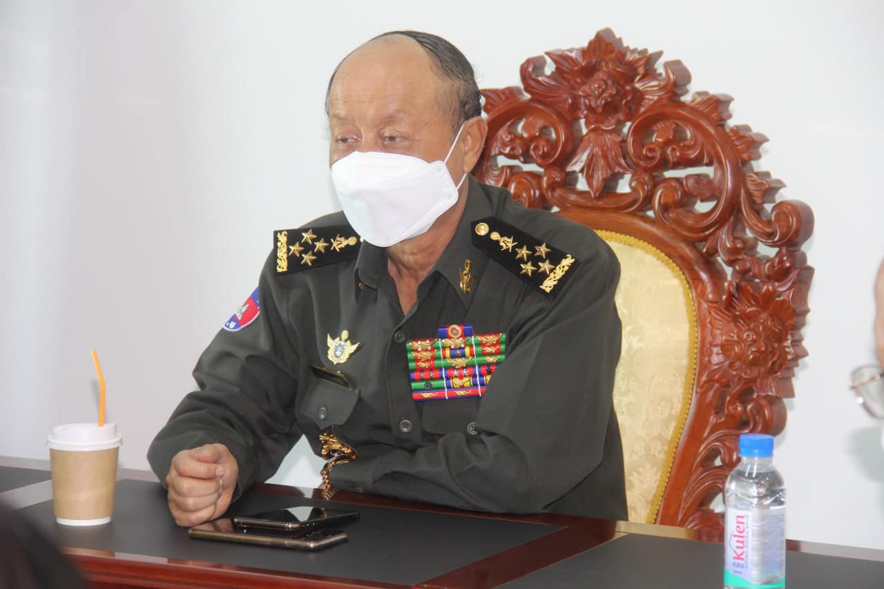 នាយឧត្តមសេនីយ៍ សែម សុវណ្ណនី ដឹកនាំកិច្ចប្រជុំបូកសរុបលទ្ធផលយុទ្ធនាការចាក់វ៉ាក់សាំងការពារជំងឺកូវីដ១៩ នៅសង្កាត់ផ្សារដើមគ និងសង្កាត់បឹងសាឡាង ខណ្ឌទួលគោគ