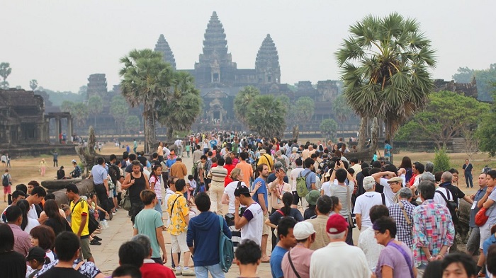 ក្រសួងទេសចរណ៍ ៖ ភ្ញៀវទេសចរជាតិ និងអន្តរជាតិរំពឹងថា នឹងមានកំណើនខ្លាំងឡើងវិញ បន្ទាប់ពីពលរដ្ឋបានចាក់វ៉ាក់សាំងគ្រប់គ្នានៅដើមឆ្នាំ២០២២ (មានវីដេអូ)