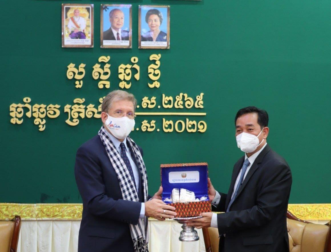 ឯកឧត្តម អ៊ុន ចាន់ដា អភិបាលខេត្តកំពង់ចាម ទទួលជួបពិភាក្សាការងារជាមួយ ឯកអគ្គរដ្ឋទូត សហរដ្ឋអាមេរិក ប្រចាំនៅកម្ពុជា