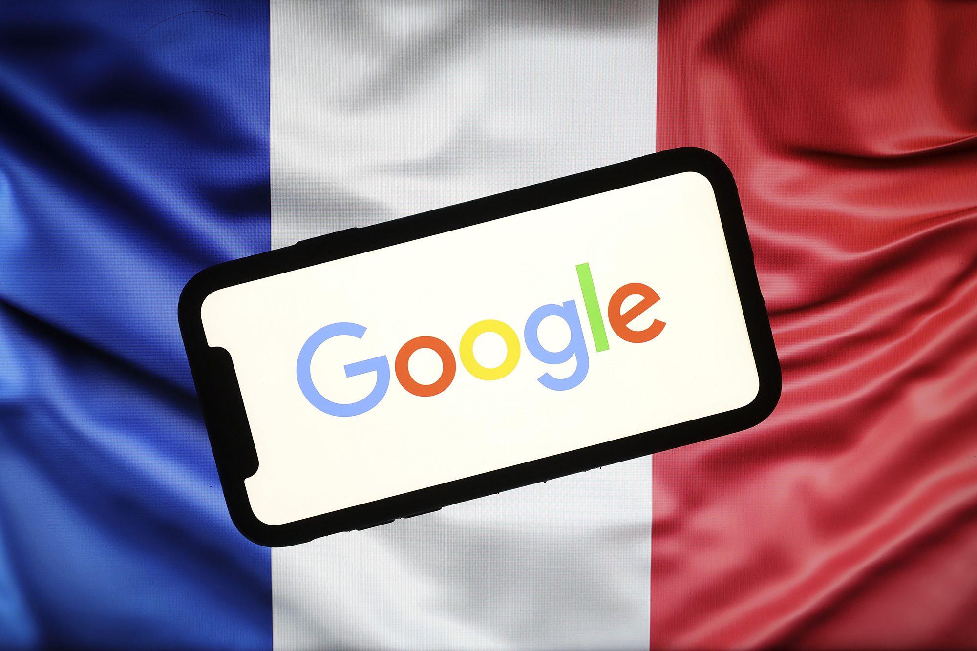ក្រុមហ៊ុន Google ខាតបង់ប្រាក់២៦៨លានដុល្លារ ពាក់ព័ន្ធនឹងការផាកពិន័យពីបទរំលោភបំពានលើការផ្សព្វផ្សាយពាណិជ្ជកម្មក្នុងប្រទេសបារាំង (មានវីដេអូ)