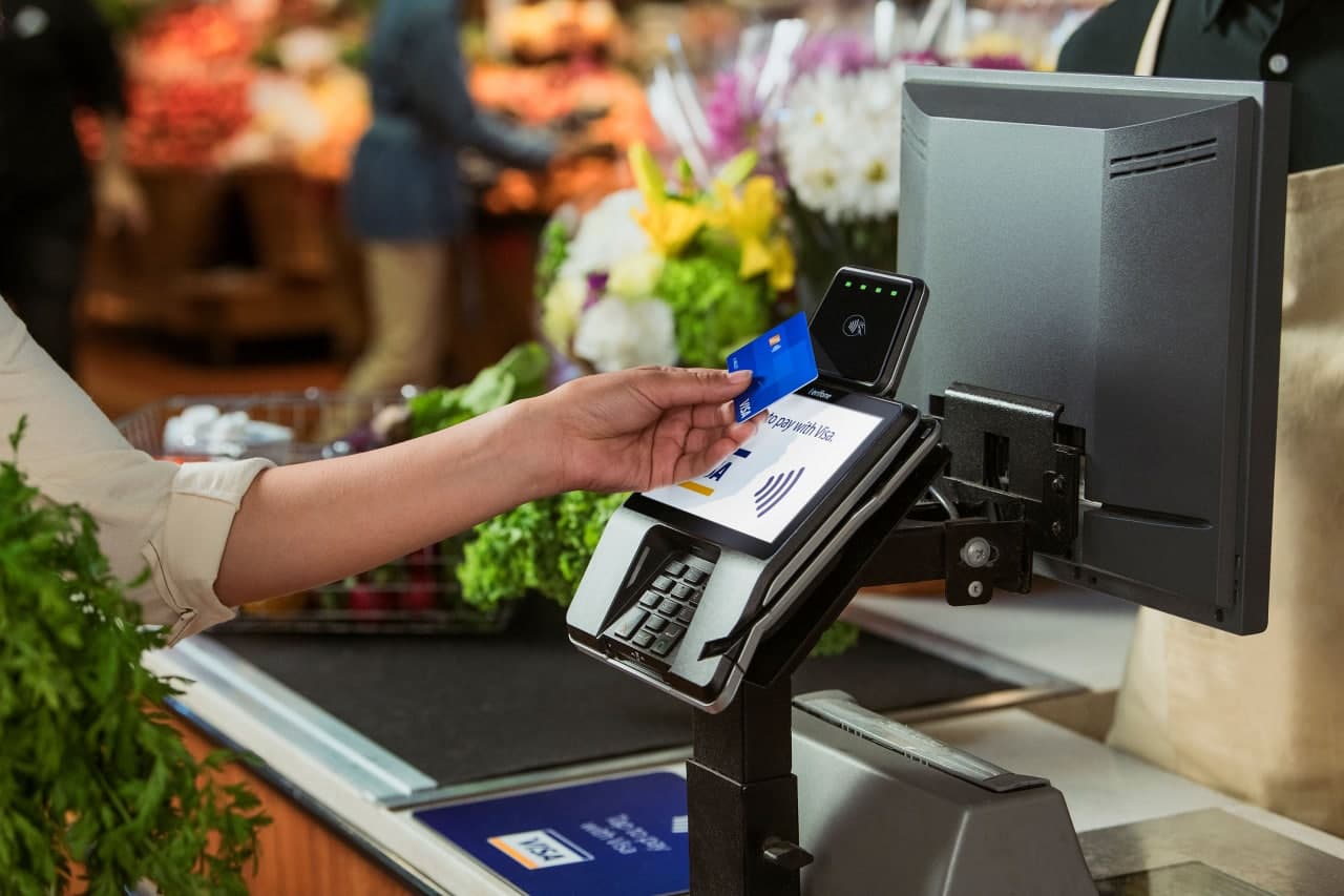 ការសិក្សារបស់ក្រុមហ៊ុន Visa បង្ហាញថា ប្រជាជនកម្ពុជា ៤៤ ភាគរយបានកាត់បន្ថយការកាន់សាច់ប្រាក់សុទ្ធជាប់ខ្លួន