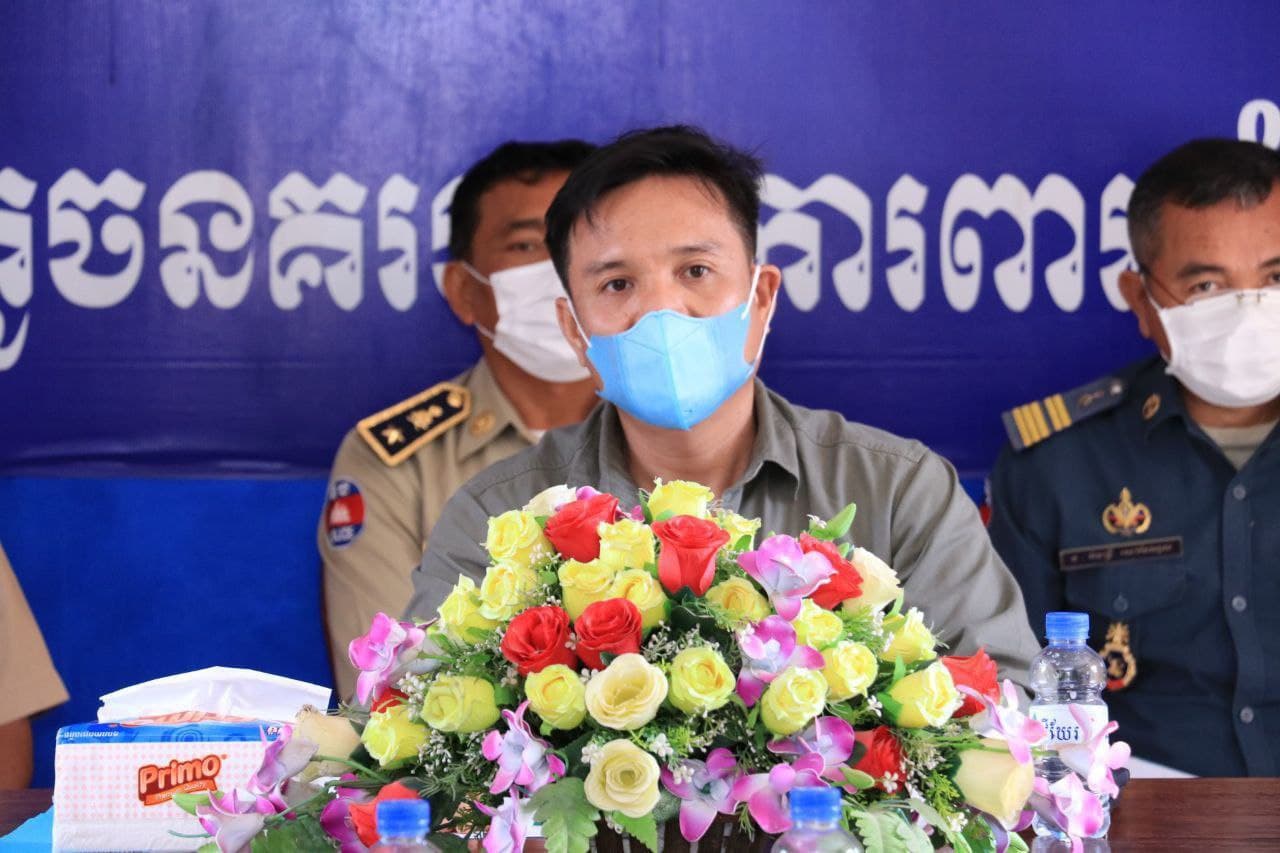 លោក ណុប ដារ៉ា ដឹកនាំកិច្ចប្រជុំពង្រឹងការងារស្រាវជ្រាវ បង្រ្កាបបទល្មើសឆ្លងដែនខុសច្បាប់គ្រប់ប្រភេទ ក្នុងភូមិសាស្រ្តស្រុកសំឡូត ខេត្តបាត់ដំបង