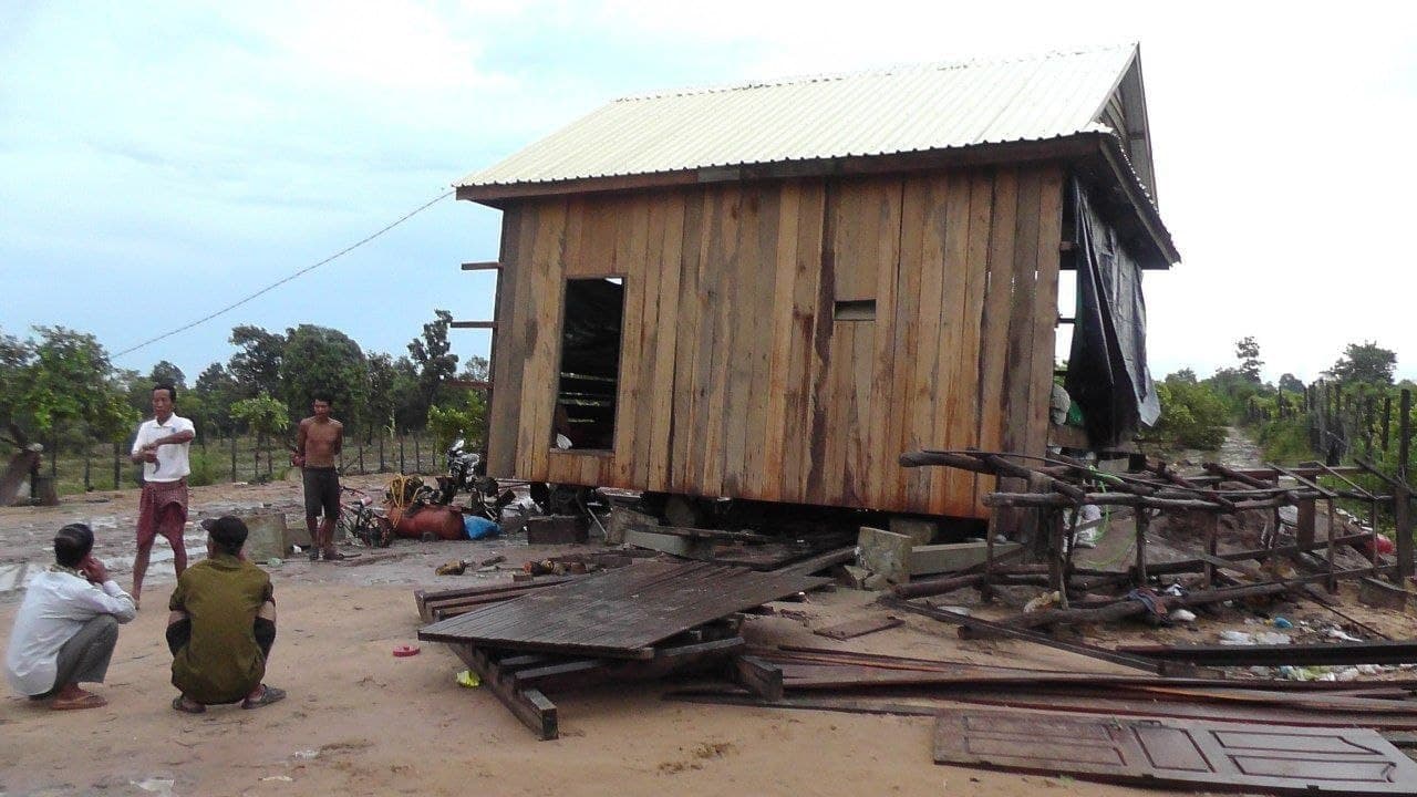 មនុស្ស ៤នាក់ស្លាប់ និងរបួស ផ្ទះប្រជាពលរដ្ឋចំនួន ៥៤ខ្នងបានរងការខូចខាតដោយសារគ្រោះធម្មជាតិ ខ្យល់កន្ត្រាក់ នៅខេត្តកំពង់ធំ