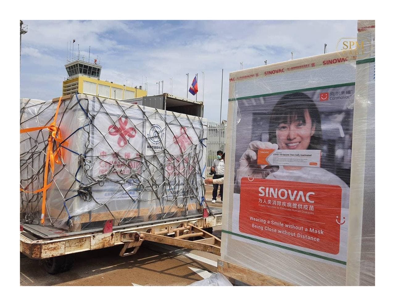 វ៉ាក់សាំង Sinovac ៥០ម៉ឺនដូស និងSinopharm ៥០ម៉ឺនដូស សរុប១លានដូសពីចិន បានមកដល់កម្ពុជានៅថ្ងៃទី៨ មិថុនា