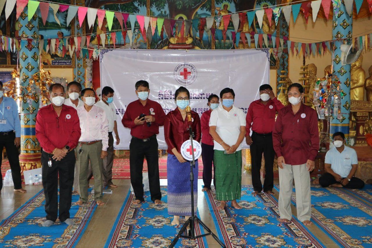 សាខាកាកបាទក្រហមកម្ពុជាខេត្តកោះកុង ចែកអំណោយពលរដ្ឋរង្គ្រោះដោយសារខ្យល់កន្ត្រាក់នៅស្រុកមណ្ឌល់សីម់ា