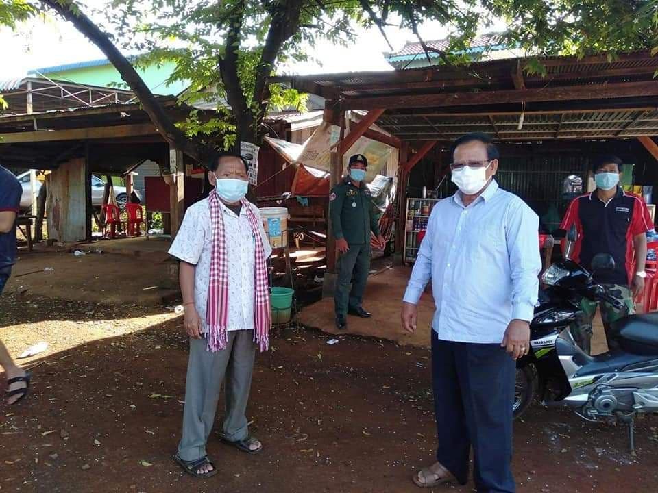 តំណាងរាស្រ្តមណ្ឌលខេត្តរតនគិរី អញ្ជើញផ្សព្វផ្សាយអប់រំប្រជាពលរដ្ឋតាមខ្នងផ្ទះ អំពីវិធានការ ៣ការពារ និង៣កុំ