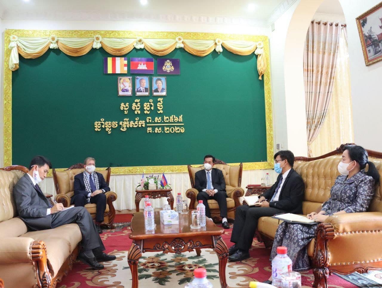 ឯកអគ្គរដ្ឋទូតសហរដ្ឋអាមេរិក ចុះស្វែងយល់អំពីការងារគ្រប់គ្រងជម្ងឺកូវីដ-១៩ និងសក្តានុពល អភិវឌ្ឍន៍នៅក្នុងខេត្តកំពង់ចាម