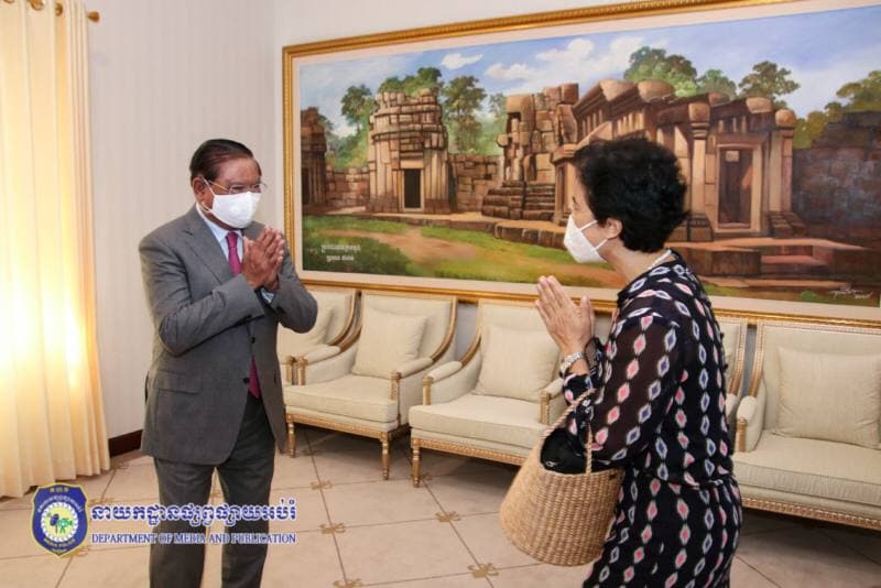 សម្ដេច ស ខេង ផ្ដល់កិត្តិយសទទួលជួប លោកជំទាវ ឯកអគ្គរដ្ឋទូតបារាំងប្រចាំប្រទេសកម្ពុជា ដែលបញ្ចប់អាណត្តិ ដេីម្បីសម្ដែងការគួរសម និងជម្រាបលា