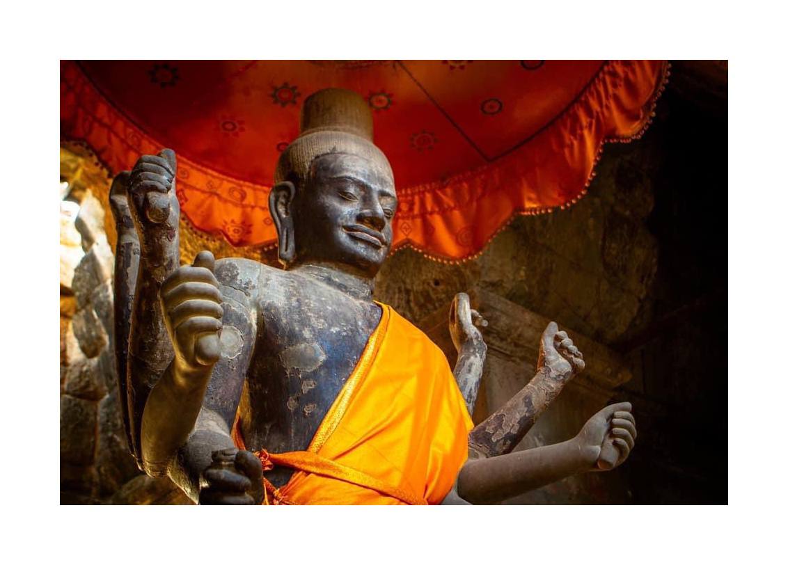 លោកតារាជ្យ – បដិមាដៃ៨នៅក្នុងបន្ទប់ខាងត្បូង នៃច្រកចូលខាងលិចនៃប្រាសាទអង្គរវត្ត 🇰🇭