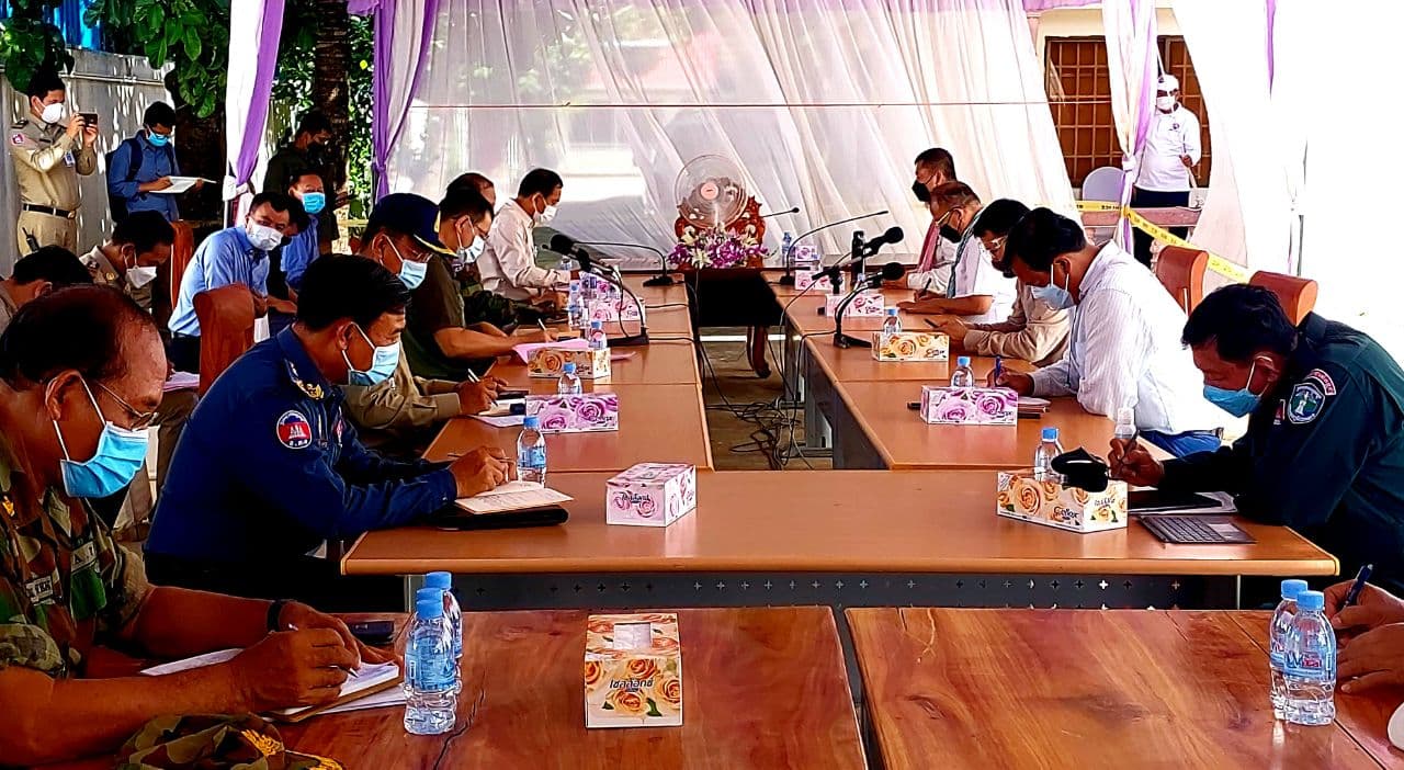 ឯកឧត្តមឧត្តមសេនីយ៍ឯក ហ៊ុន ម៉ានិត ប្រធានអនុគណៈកម្មការគ្រប់គ្រងច្រកទ្វារចេញចូលប្រទេសនិងការជ្វើចត្តាឡីស័ក ចុះស្វែងយល់ពីការងារគ្រប់គ្រងទប់ស្កាត់ការឆ្លងរាតត្បាតកូវីដ-19និងការងារគ្រប់គ្រងការធ្វើចត្តាឡីស័កនៅក្នុងខេភូមិសាស្ត្រខេត្តបាត់ដំបង