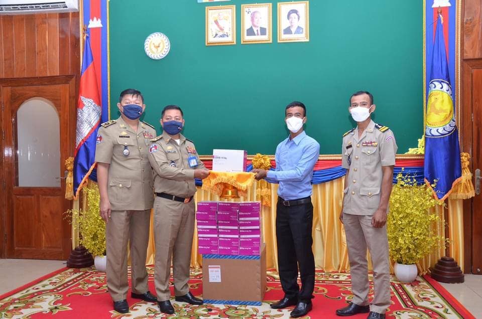 ឧត្តមសេនីយ៍ឯក លឹម ផាន់ភារៈ អញ្ជើញទទួលឧបករណ៍ធ្វើតេស្តកូវីដ-១៩ រហ័ស ចំនួន ៥០០ឈុត ដែលឧបត្ថម្ភពីសប្បុរសជន