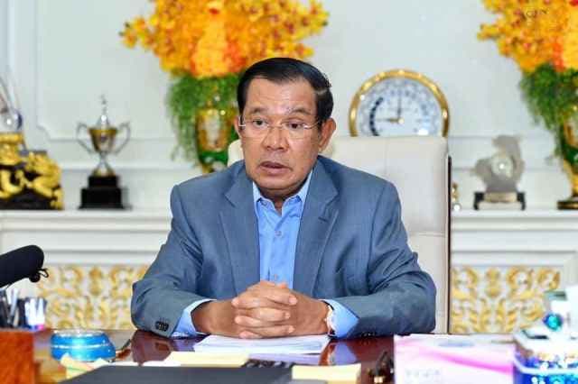 សម្តេចតេជោនាយករដ្ឋមន្ត្រី ឧបត្ថម្ភម៉ាស់ចំនួន១លាន១សែន, ម៉ាស៊ីនផលិតអុកស៊ីសែន១០០គ្រឿង និងថវិកាចំនួន២០ម៉ឺនដុល្លារ ជូនដល់ប្រទេសវៀតណាម ដើម្បីចូលរួមទប់ស្កាត់ការរីករាលដាលជំងឺកូវីដ-១៩ ដែលកំពុងវាយលុកយ៉ាងខ្លាំង