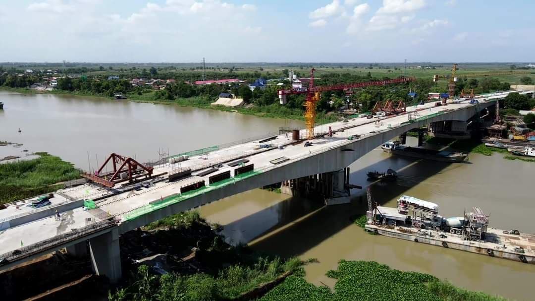 ស្ពានឆ្លងកាត់ទន្លេបាសាក់ ឋិតក្នុងគម្រោងសាងសង់ផ្លូវក្រវាត់ក្រុងខ្សែទី៣ សម្រេចបាន៩៧,២៥%ហើយ
