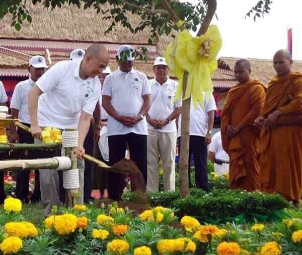 សម្ដេចតេជោ៖ សូមប្រជាពលរដ្ឋខ្មែរទូទាំងប្រទេស ចូលរួមស្រឡាញ់ ថែរក្សាការពារ ព្រៃឈើ និងថែរក្សាការពារ បរិស្ថាន ធម្មជាតិឱ្យបានគង់វង្ស