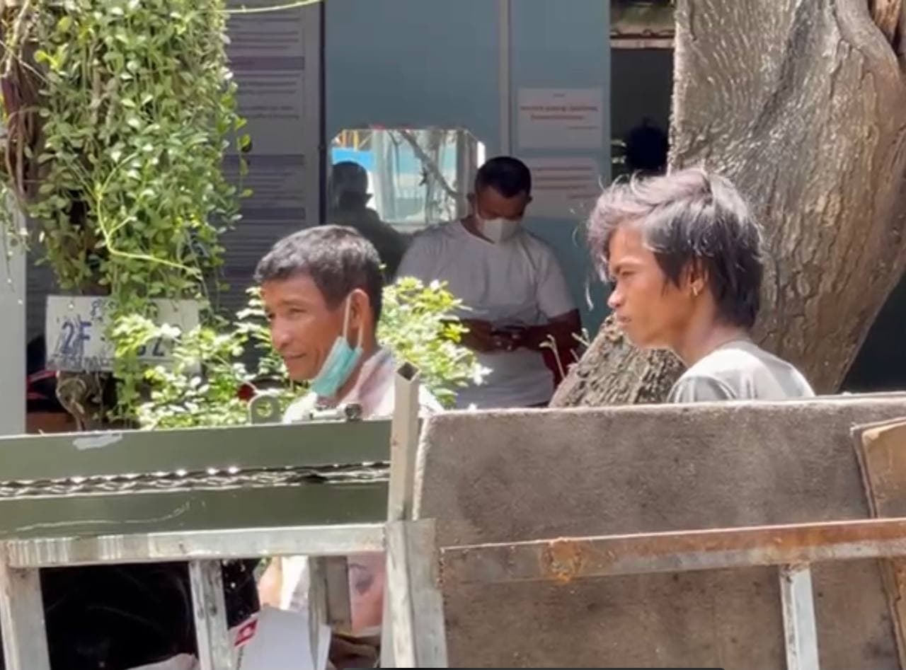 ជនសង្ស័យ២នាក់ ធ្វើសកម្មភាពលួចរនាំងដែករបស់សមត្ថកិច្ច ត្រូវបានកម្លាំងសមត្ថកិច្ចឃាត់ខ្លួន