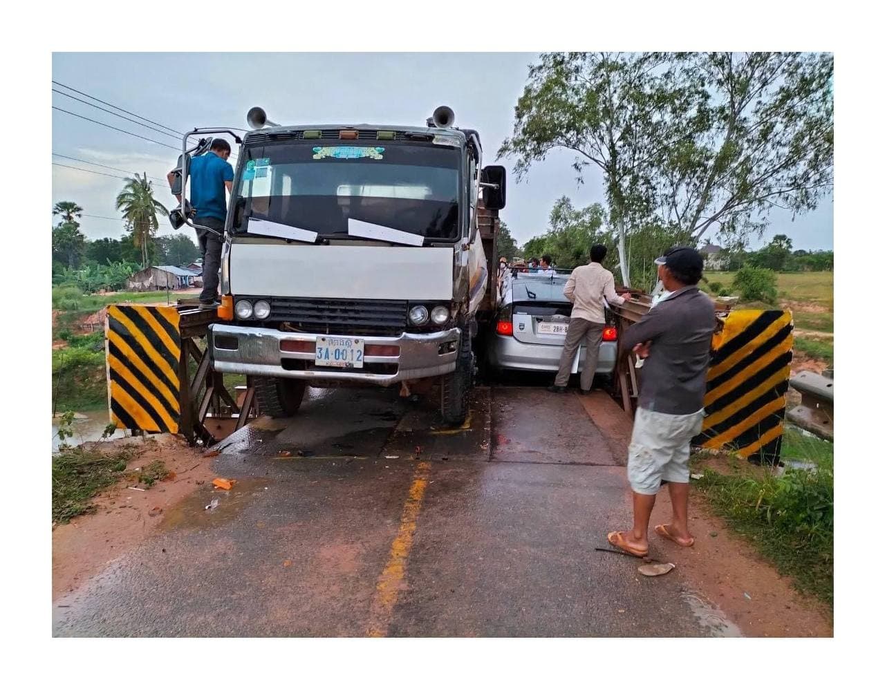 យោងមាត្រា២០ ចំណុចទី៧ នៃច្បាប់ស្តីពីចរាចរណ៍ផ្លូវគោក