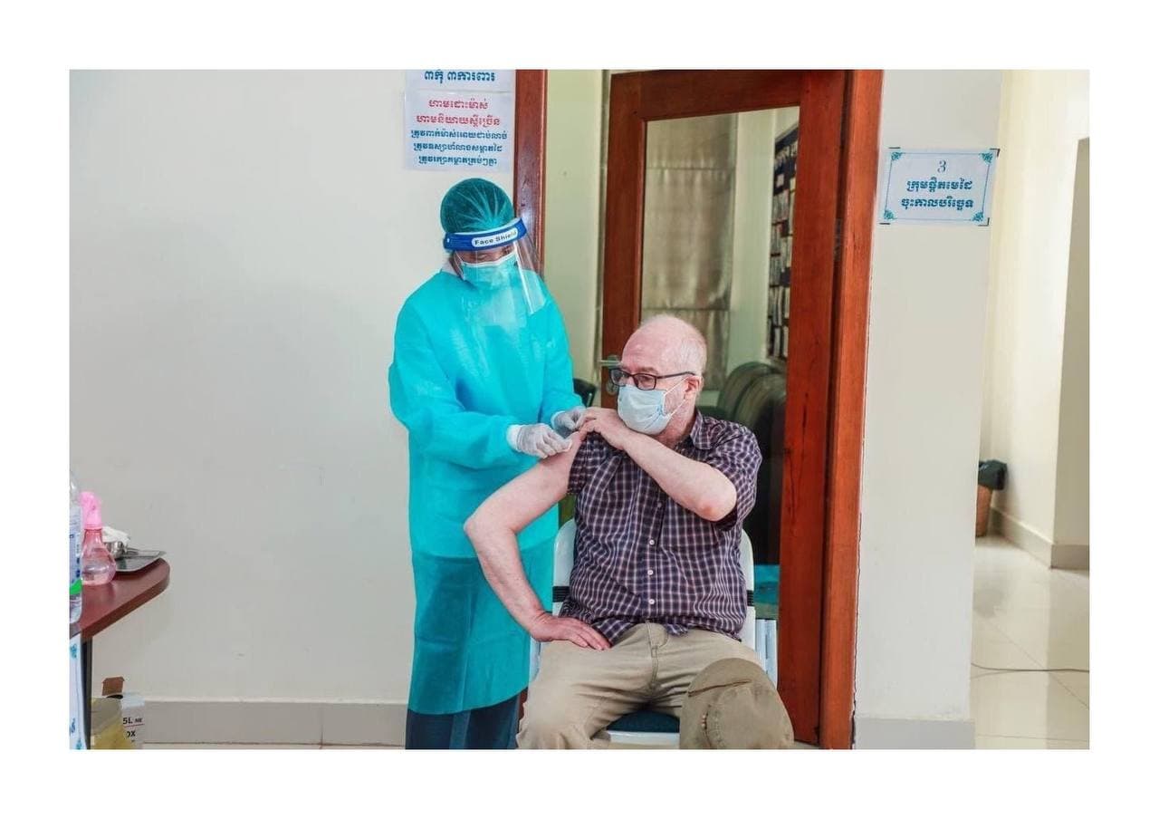 ជនបរទេសនៅសៀមរាបទទួលវ៉ាក់សាំងប្រឆាំងកូវីដឥតគិតថ្លៃ