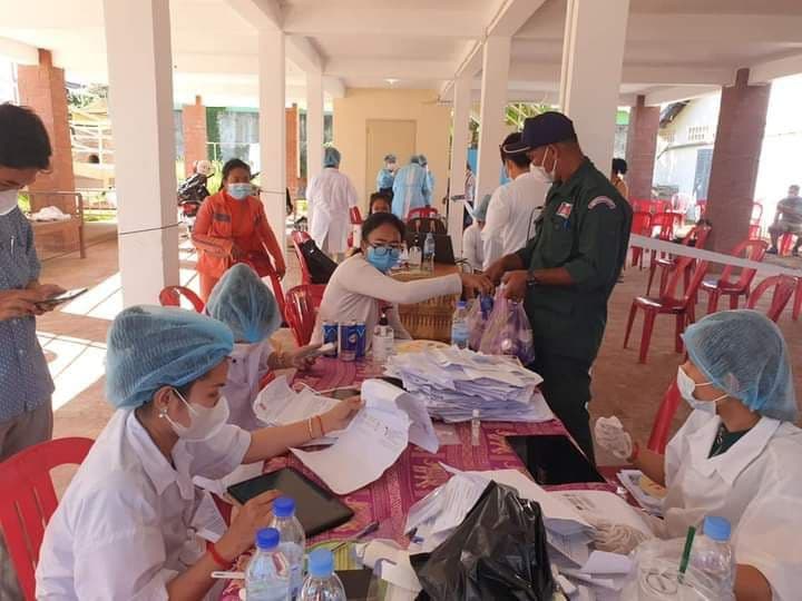 រដ្ឋបាលខេត្តក្រចេះ បន្តយុទ្ឋនាការចាក់វ៉ាក់សាំងការពារជំងឺកូវីដ១៩ ជូនដល់ប្រជាពលរដ្ឋ ចំនួន៣ស្រុកថែមទៀតនៅក្នុងខេត្តក្រចេះ