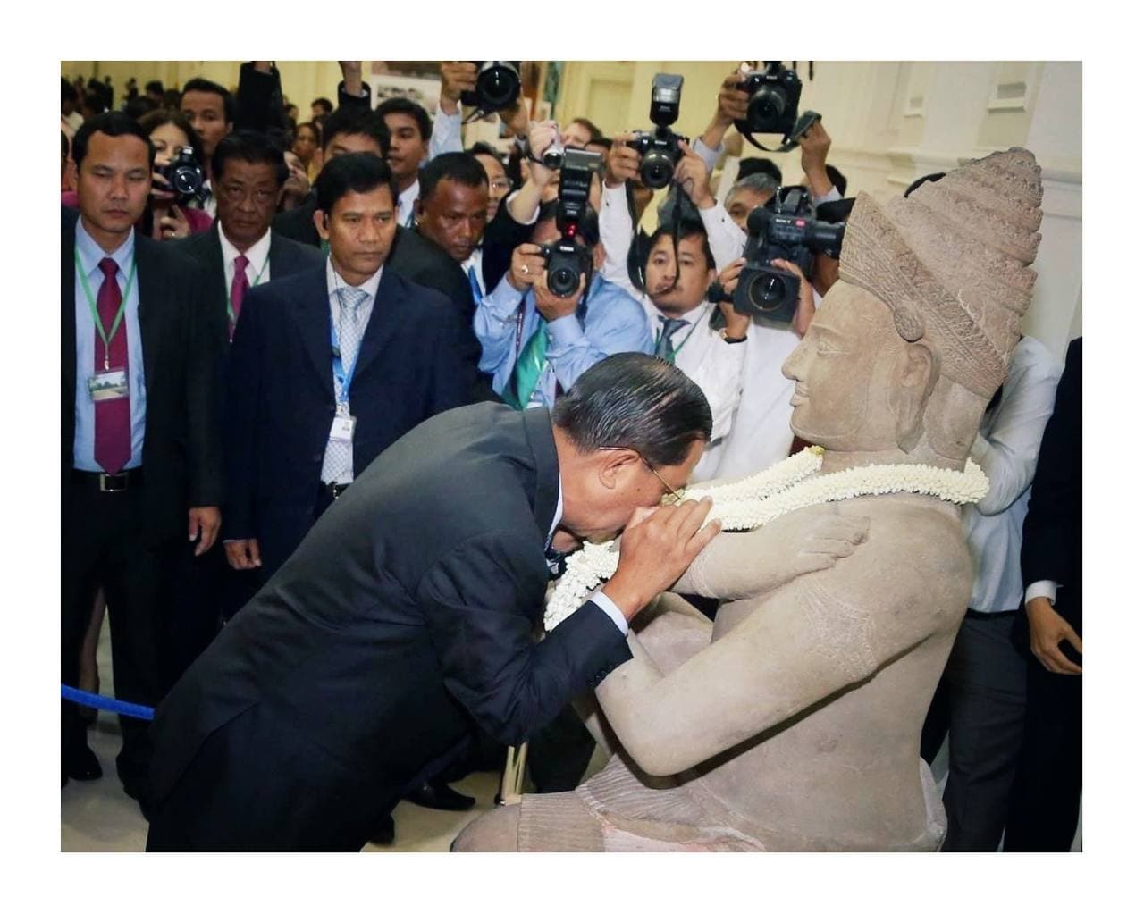 ការជួបជុំព្រលឹងដូនតា ក្រោមដំបូលសន្តិភាព