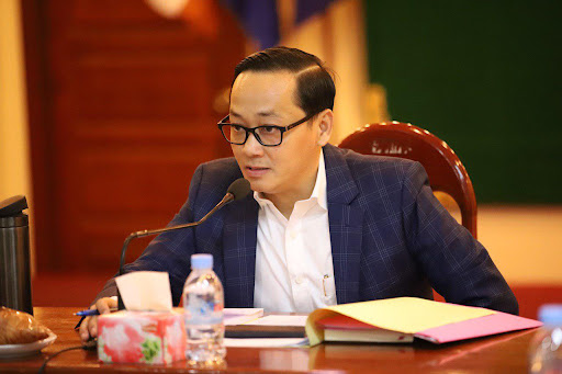 ឯកឧត្តម គឹម សន្តិភាព៖ អំឡុងអនុវត្តវិធានការរដ្ឋបាល គ្រប់ផ្សារ ភោជនីយដ្ឋាន និងកន្លែងលក់អាហារ-ភេសជ្ជៈនៅភ្នំពេញ អាច​ដំណើរការបាន តែត្រូវលក់វិចខ្ចប់ ហើយត្រូវផ្អាកនៅពេល​យប់​ចន្លោះម៉ោង៩ ដល់ម៉ោង៣ (មានវីដេអូ)