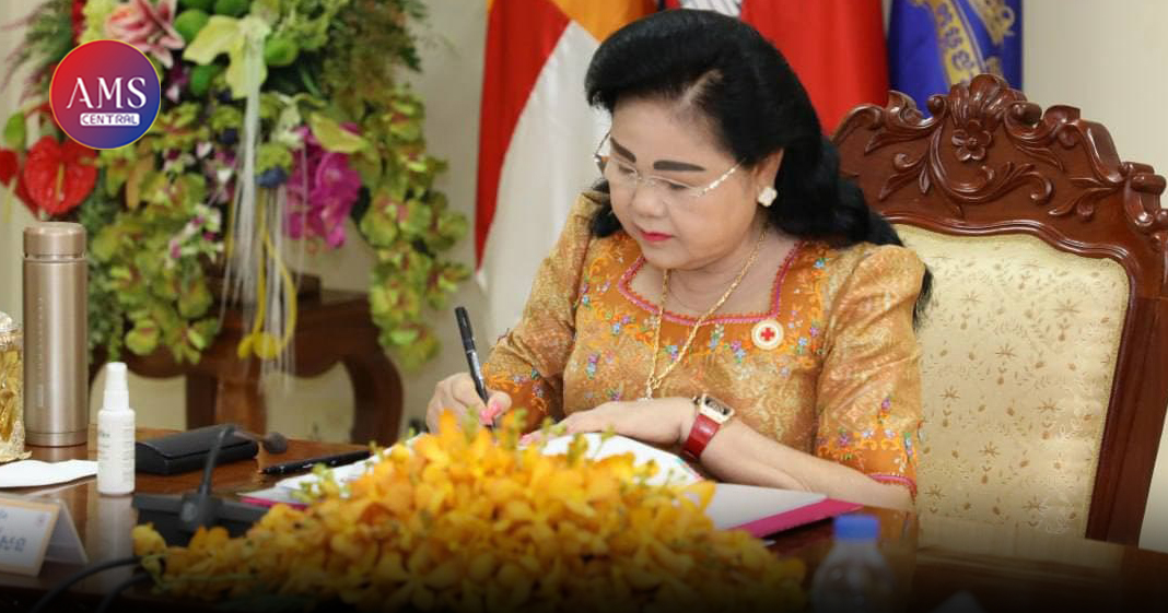 វ៉ាក់សាំងកូវីដ-១៩ ស៊ីណូហ្វាម ដែលជាជំនួយសមាគមជាតិកាកបាទក្រហមចិន ចំនួន១០ម៉ឺនដូស ដែលផ្តល់ជូនកាកបាទក្រហមកម្ពុជា នឹងមកដល់កម្ពុជា នៅរសៀលថ្ងៃនេះ